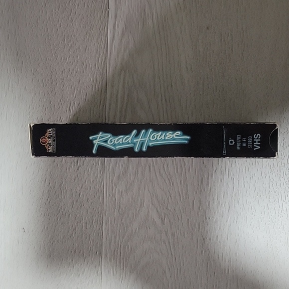 Road House VHS - Picture 2 of 3